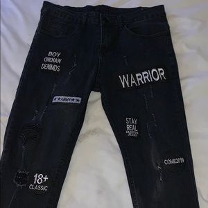 Black designed skinny jeans.